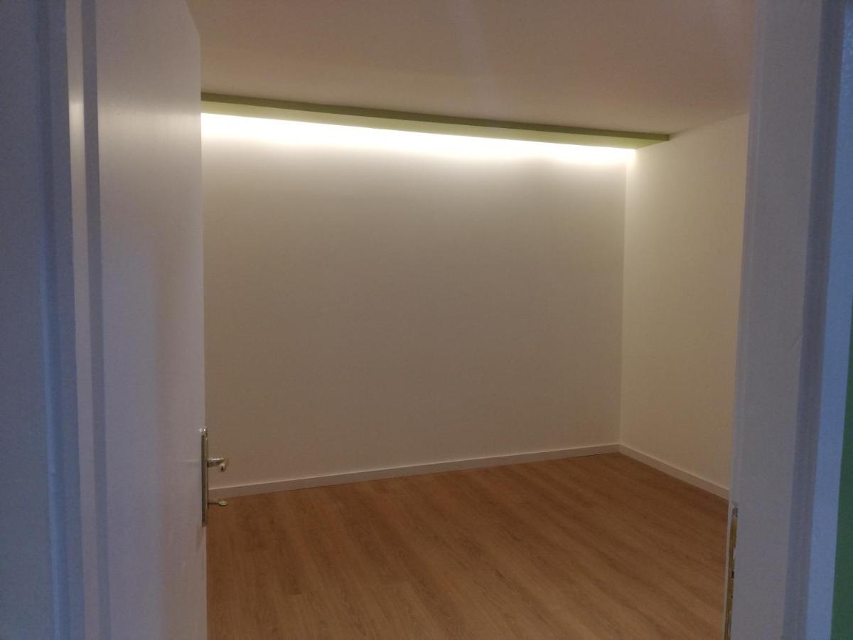 Home 12 Librazhet Kültér fotó