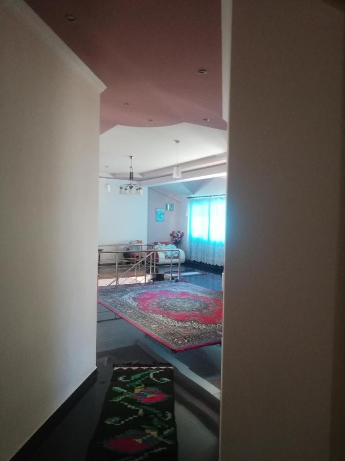 Home 12 Librazhet Kültér fotó