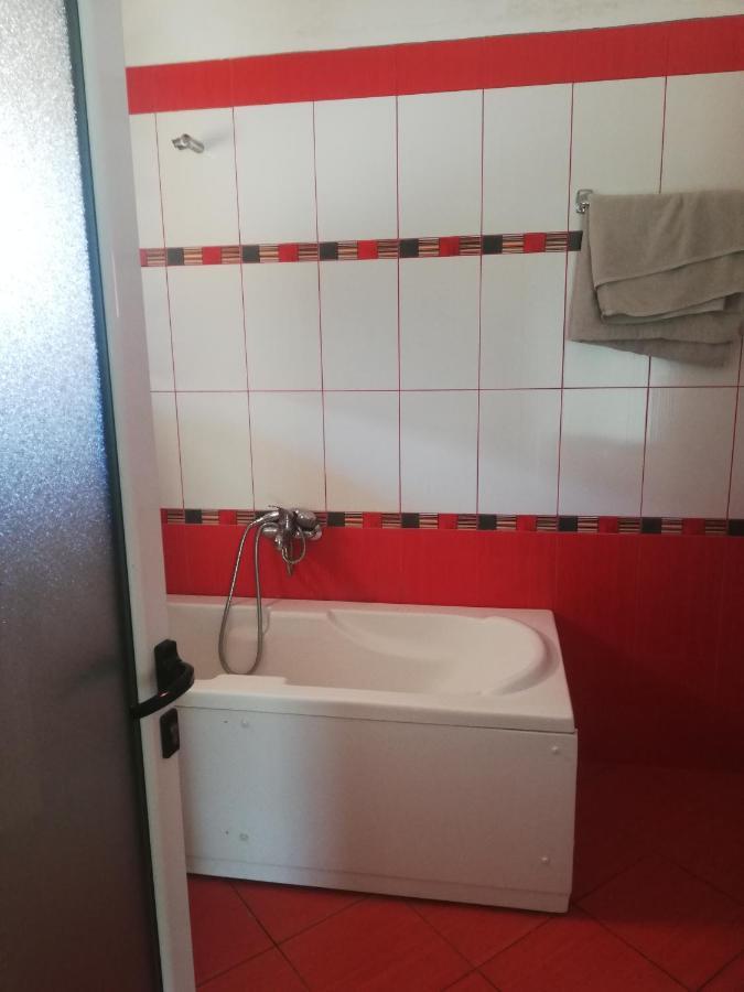 Home 12 Librazhet Kültér fotó